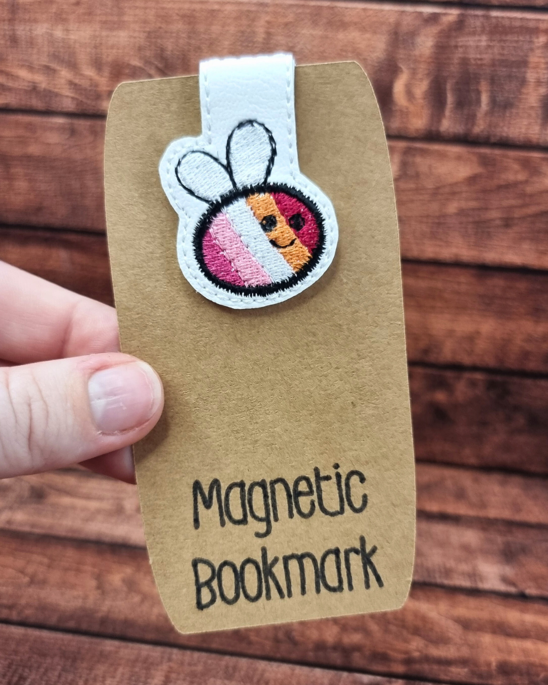 Lesbian Pride Bee | Magnetic Bookmark