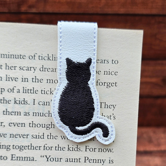 Black Cat | Magnetic Bookmark