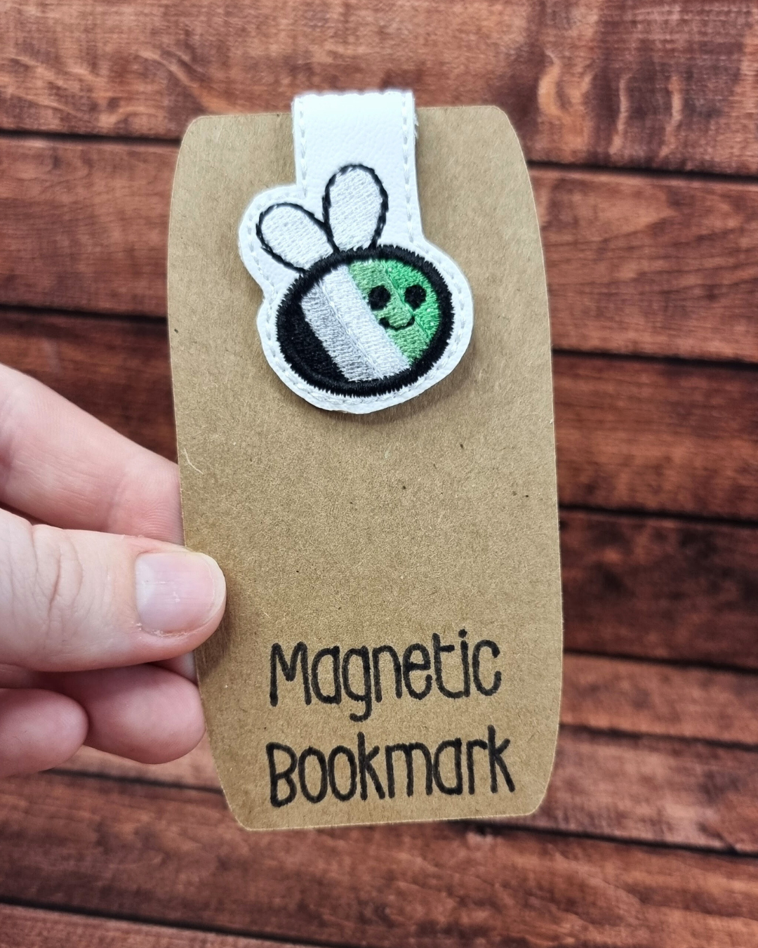 Aromantic Pride Bee | Magnetic Bookmark