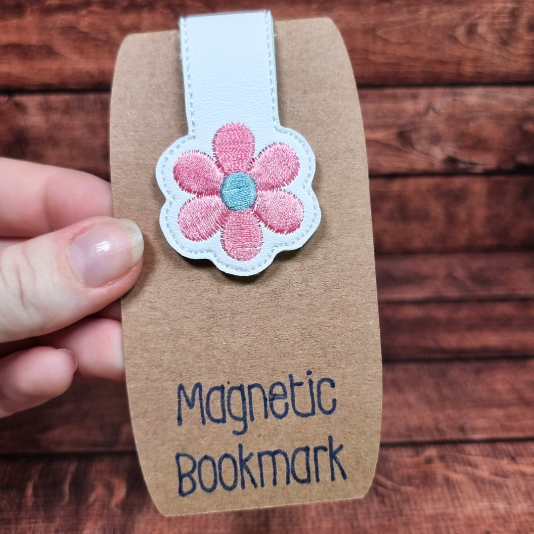 Pink Daisy | Magnetic Bookmark