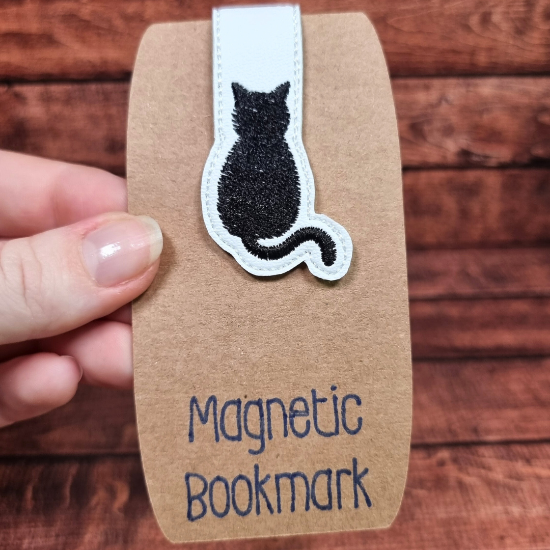 Black Cat | Magnetic Bookmark