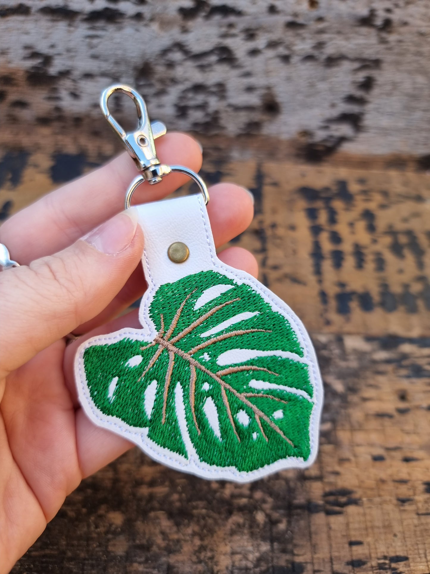 Monstera Leaf | Embroidered Keychain