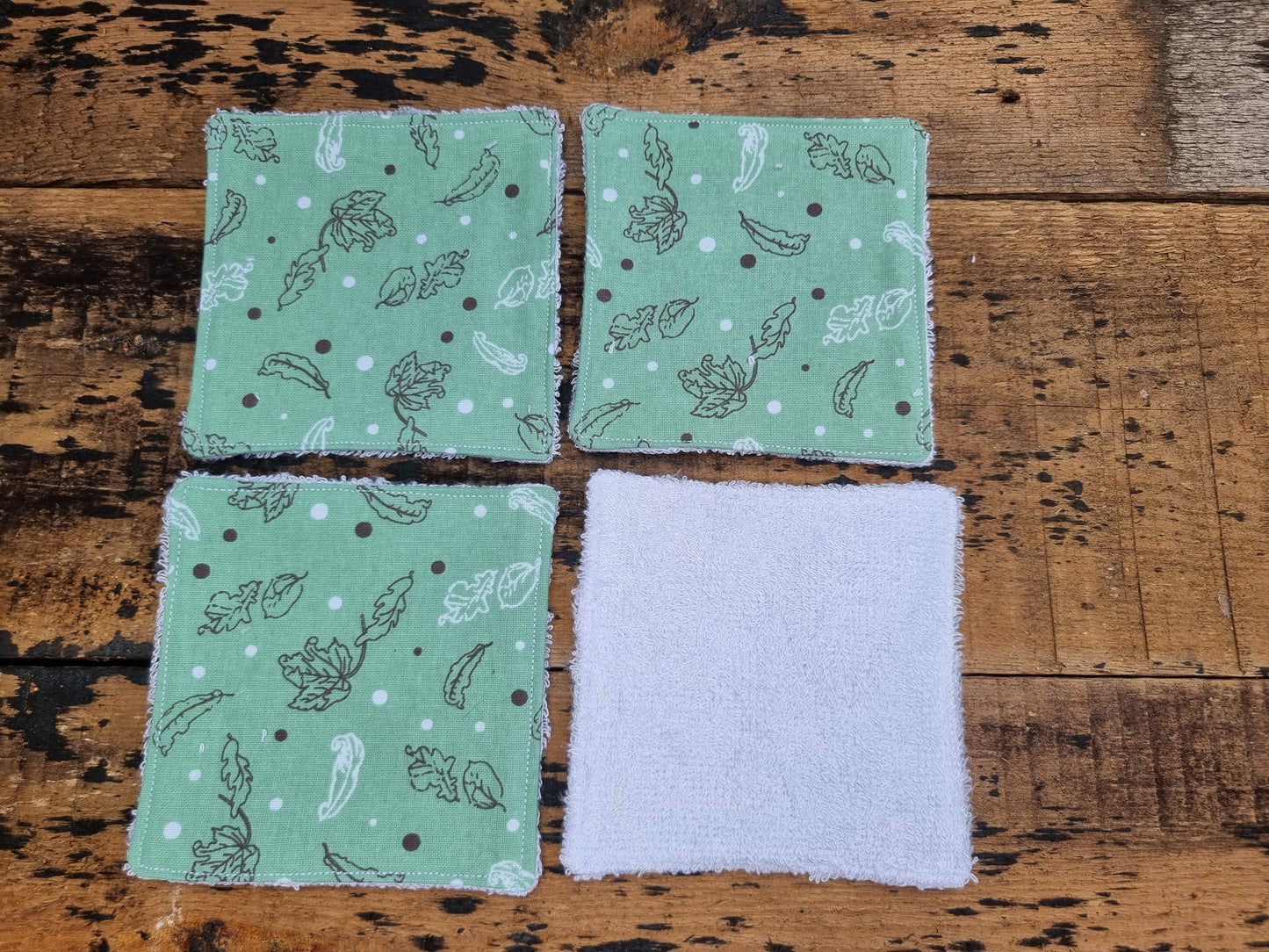 Green Leaves Outlines Reusable Bamboo Wipes