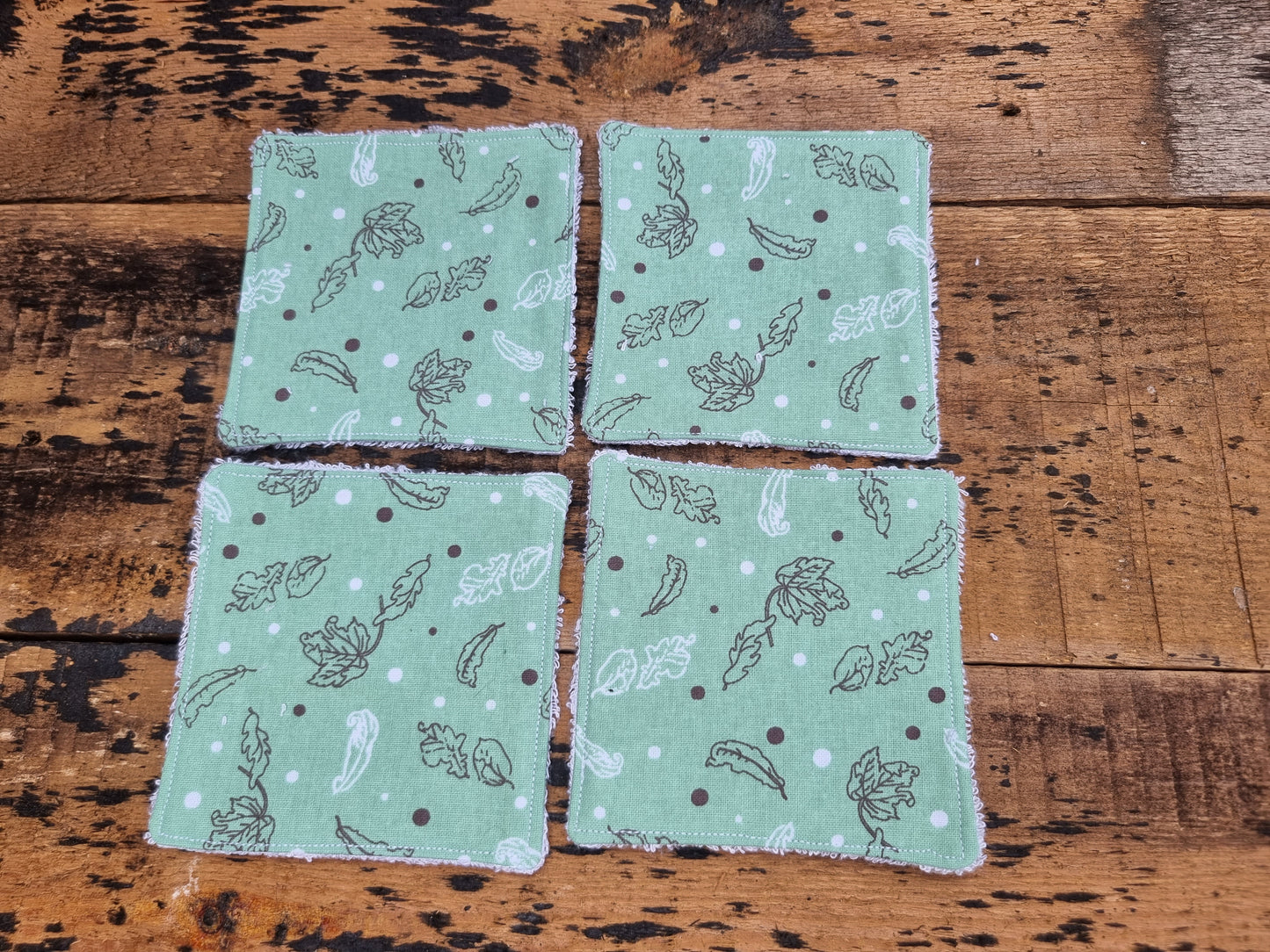 Green Leaves Outlines Reusable Bamboo Wipes