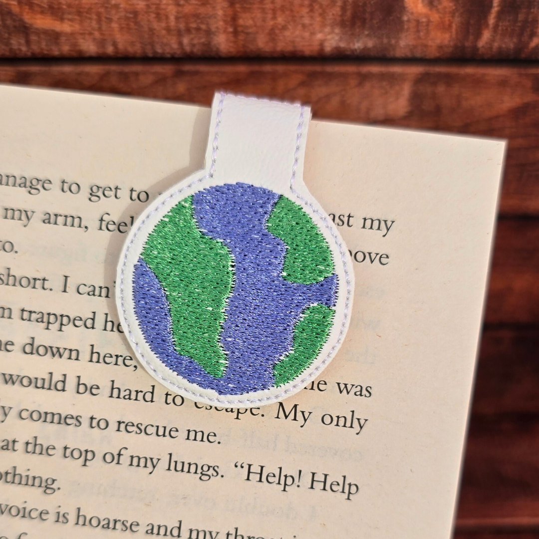 Earth | Magnetic Bookmark