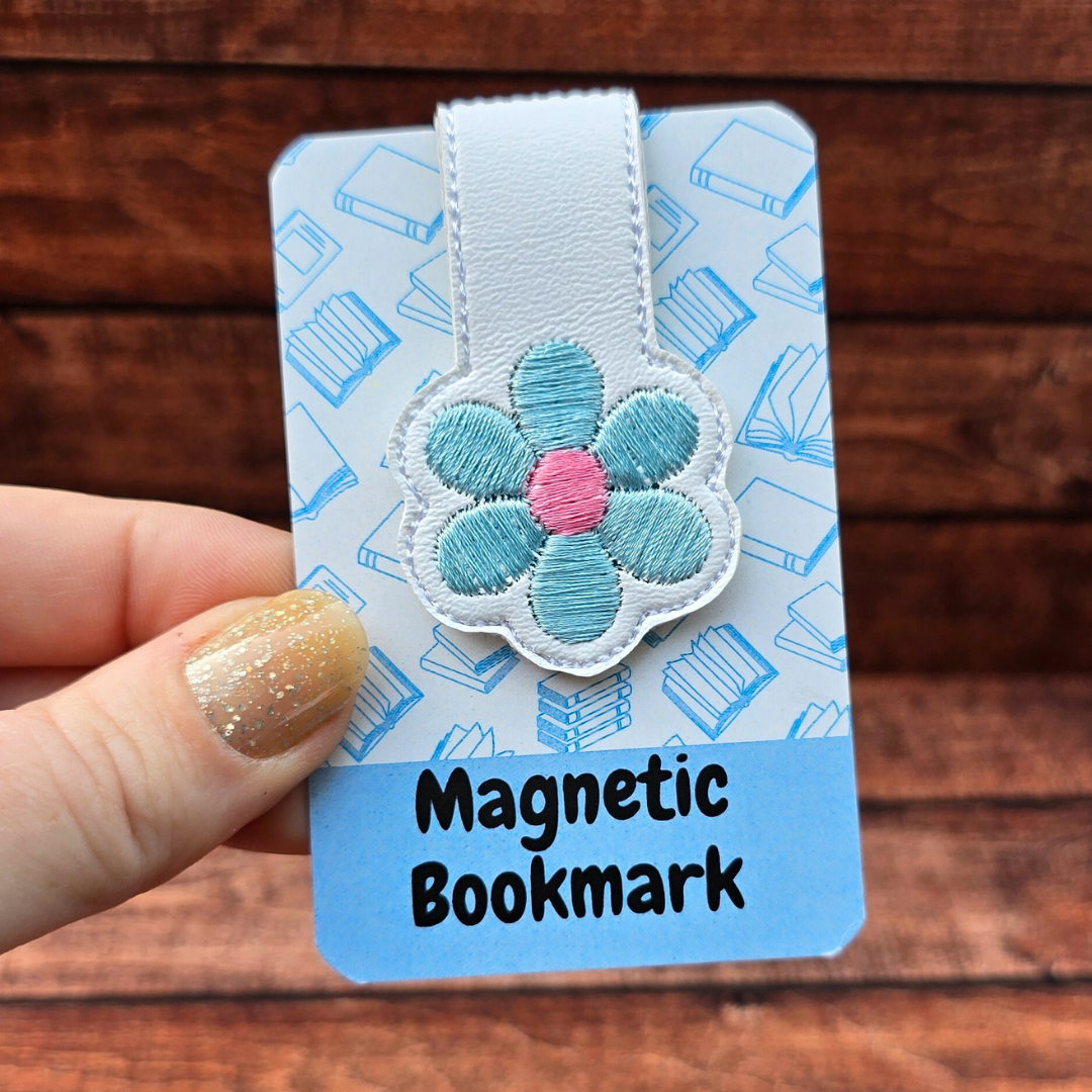 Blue Daisy | Magnetic Bookmark