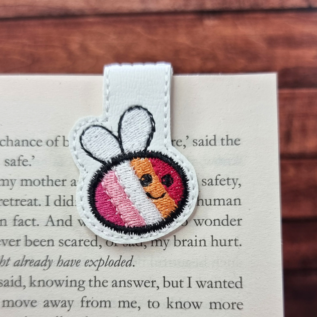 Lesbian Pride Bee | Magnetic Bookmark