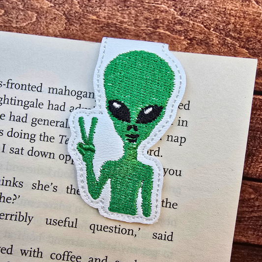 Alien | Magnetic Bookmark