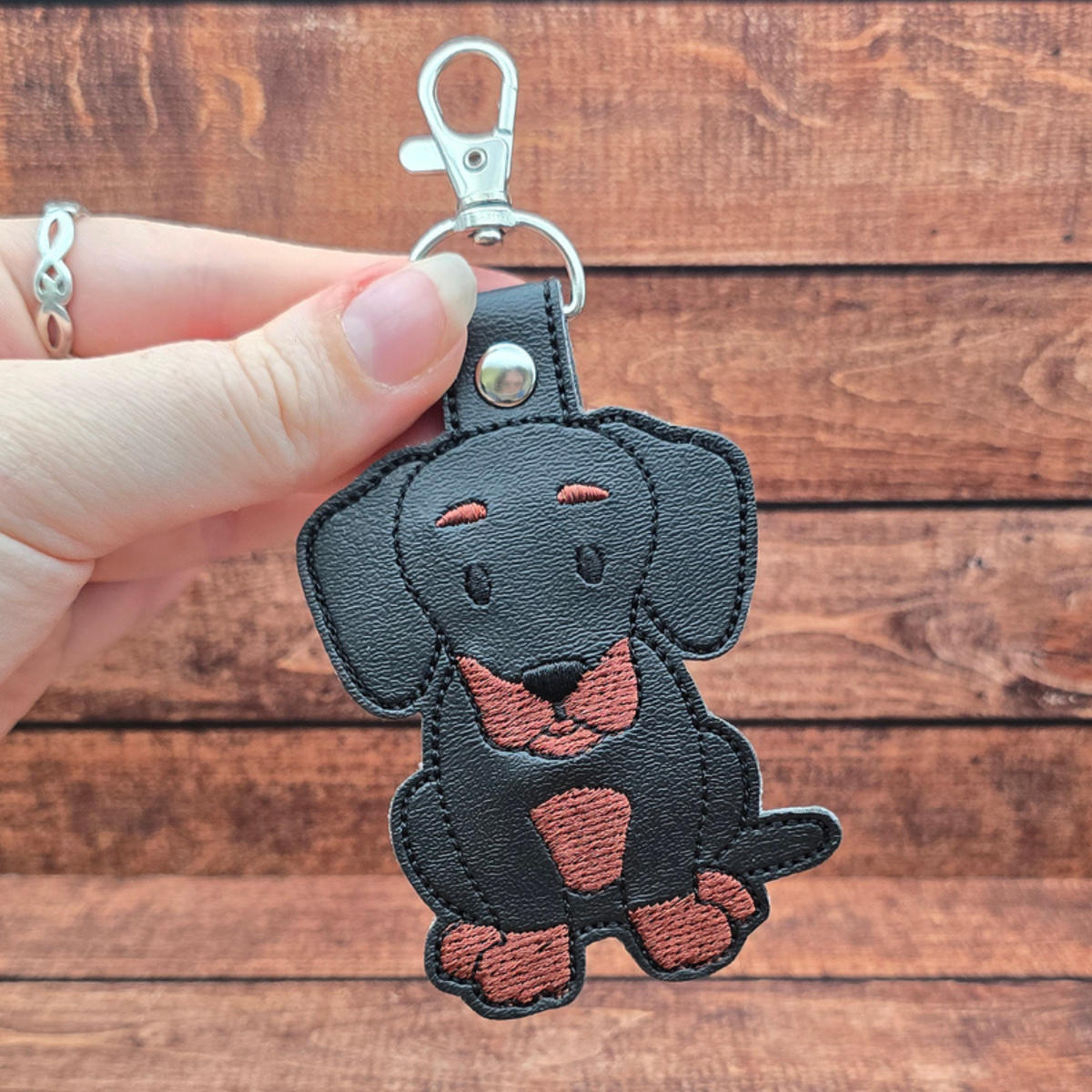 Dachshund | Embroidered Keychain