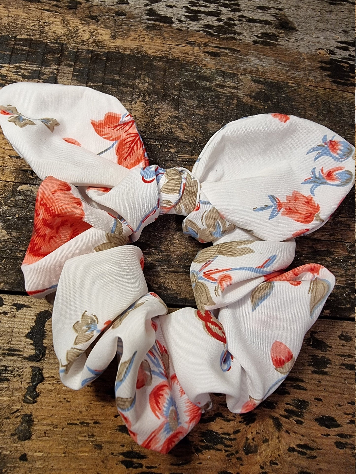 White and Pink Vintage Floral Look Crepe Bow Scrunchie | Removeable Bow