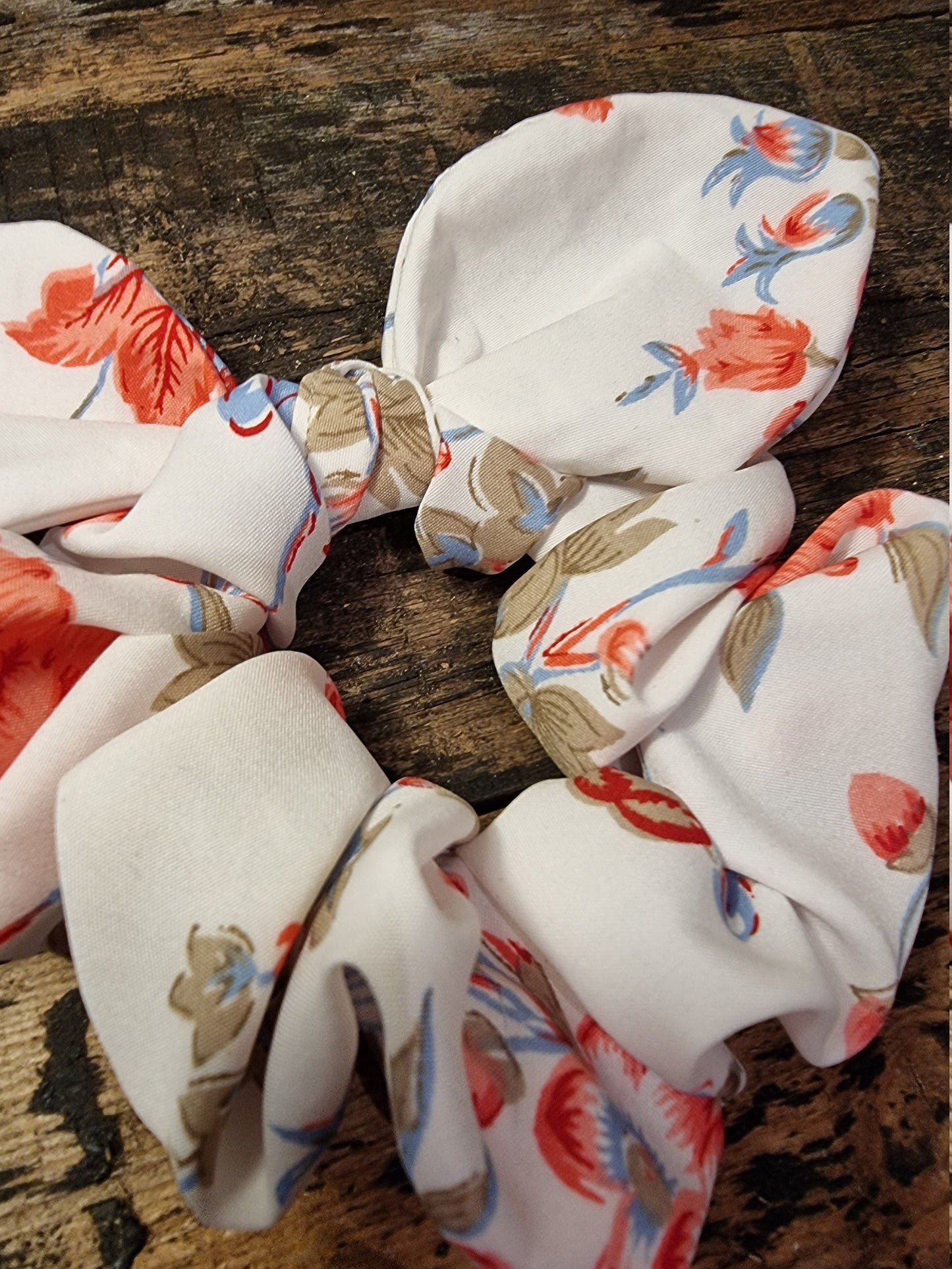 White and Pink Vintage Floral Look Crepe Bow Scrunchie | Removeable Bow