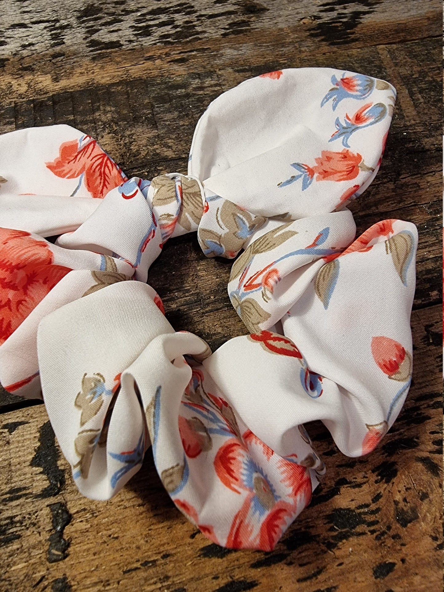 White and Pink Vintage Floral Look Crepe Bow Scrunchie | Removeable Bow