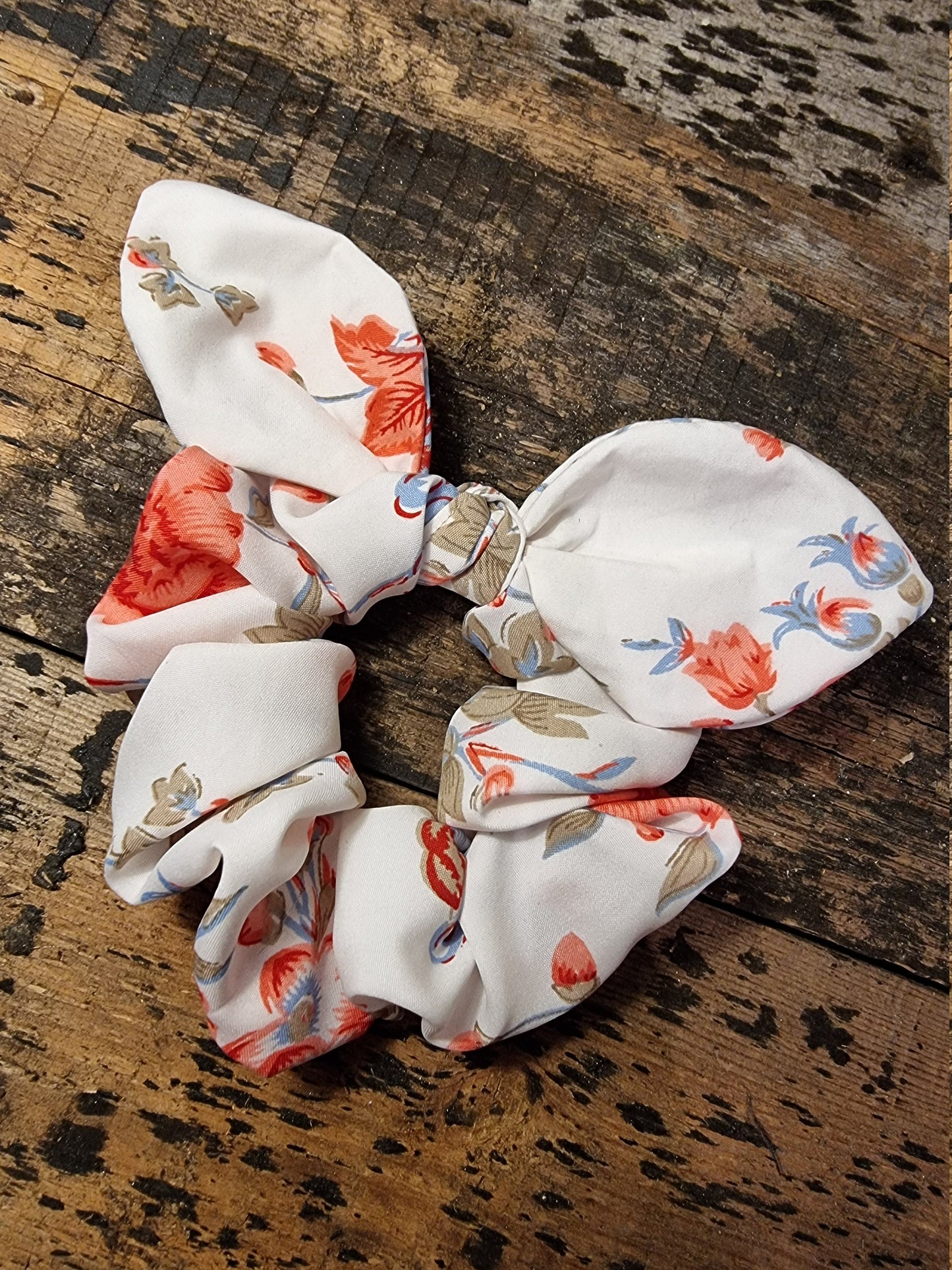 White and Pink Vintage Floral Look Crepe Bow Scrunchie | Removeable Bow