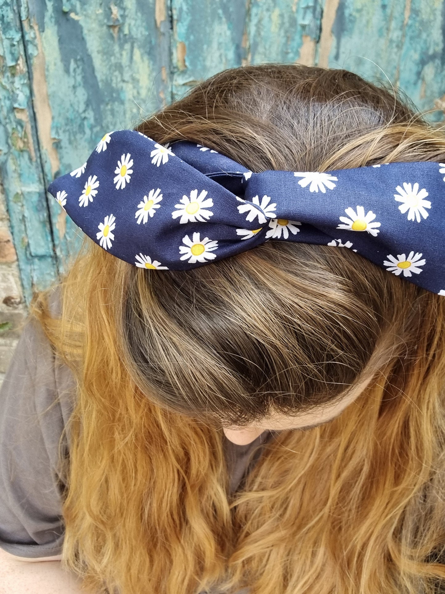 Navy Scattered Daisies Wired Headband