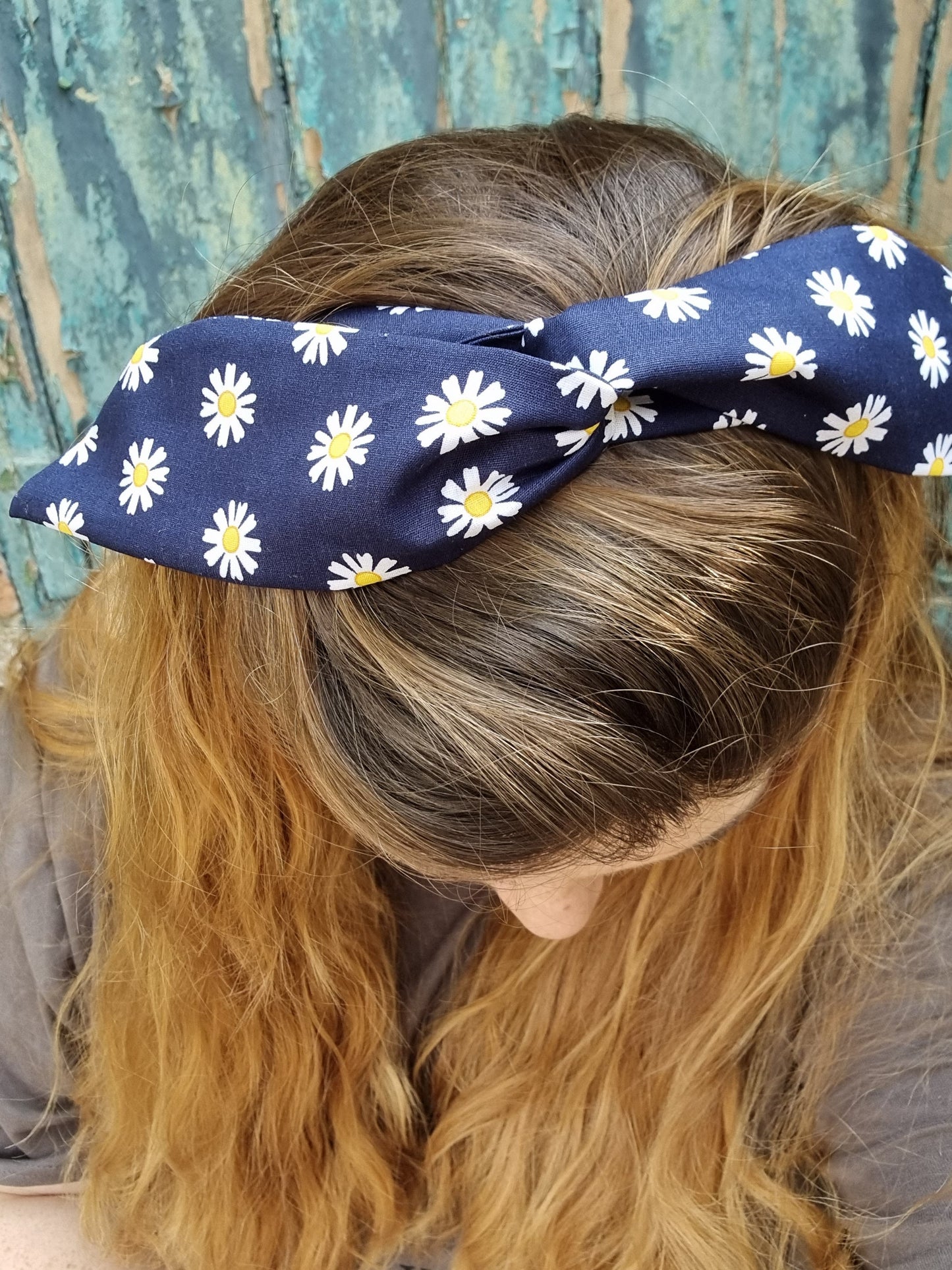 Navy Scattered Daisies Wired Headband