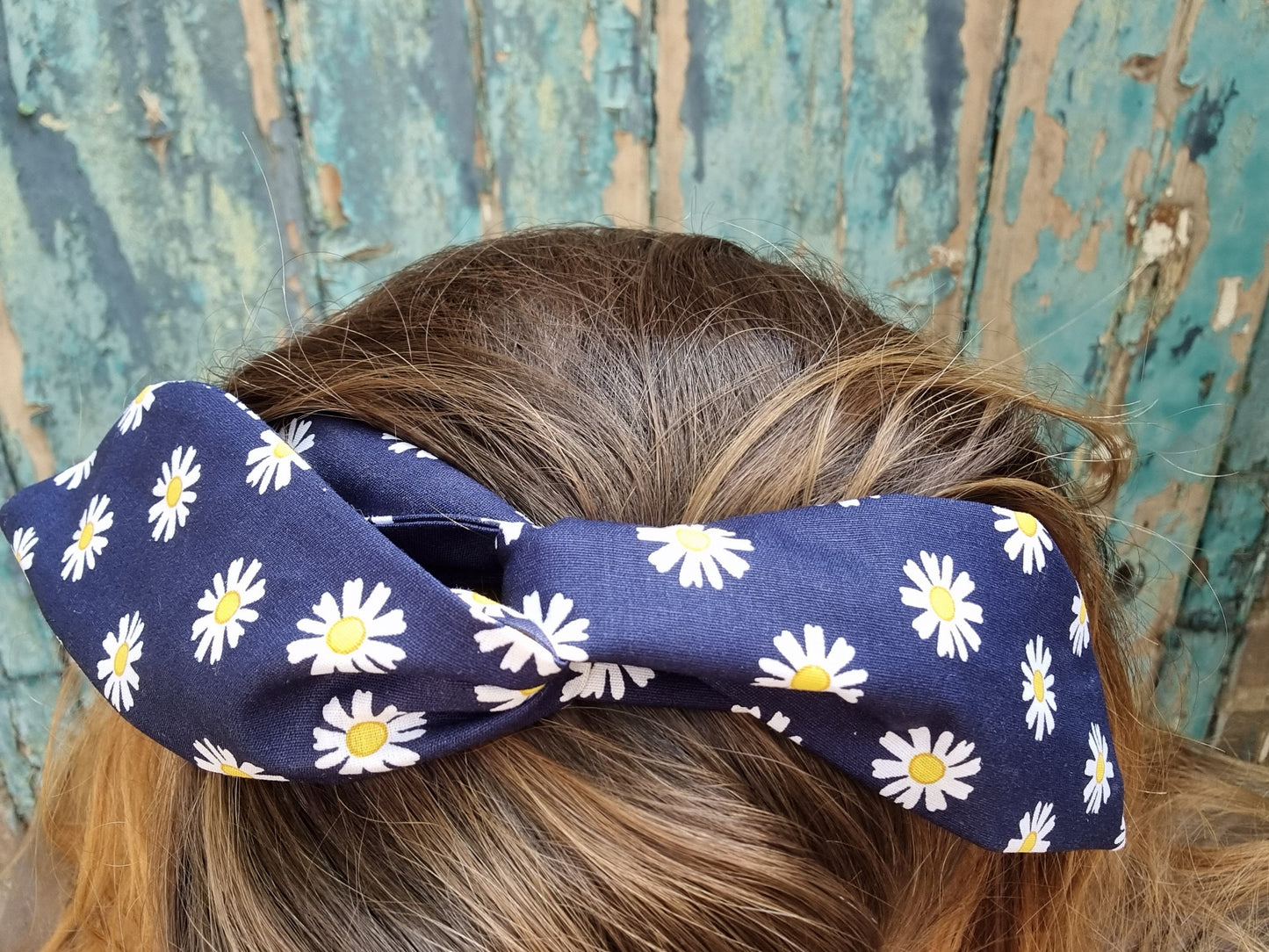 Navy Scattered Daisies Wired Headband