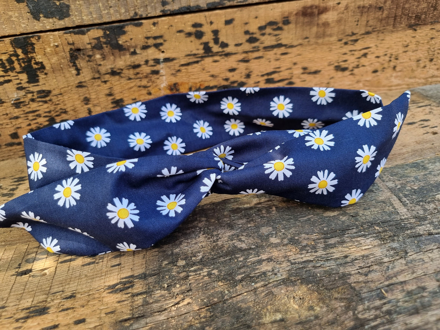 Navy Scattered Daisies Wired Headband