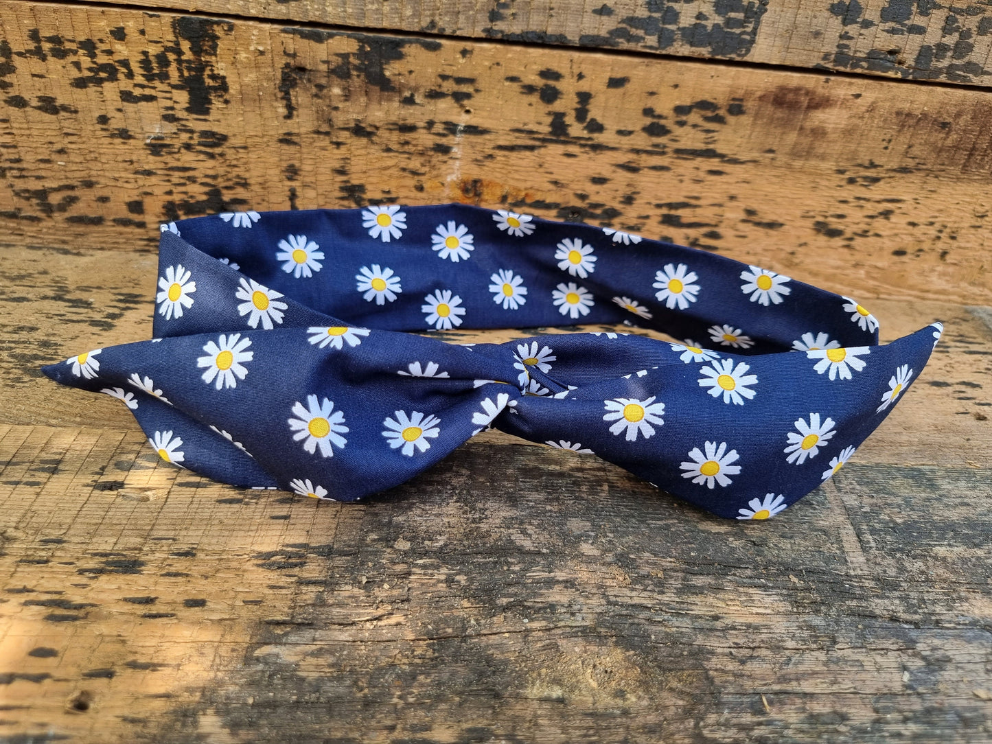 Navy Scattered Daisies Wired Headband