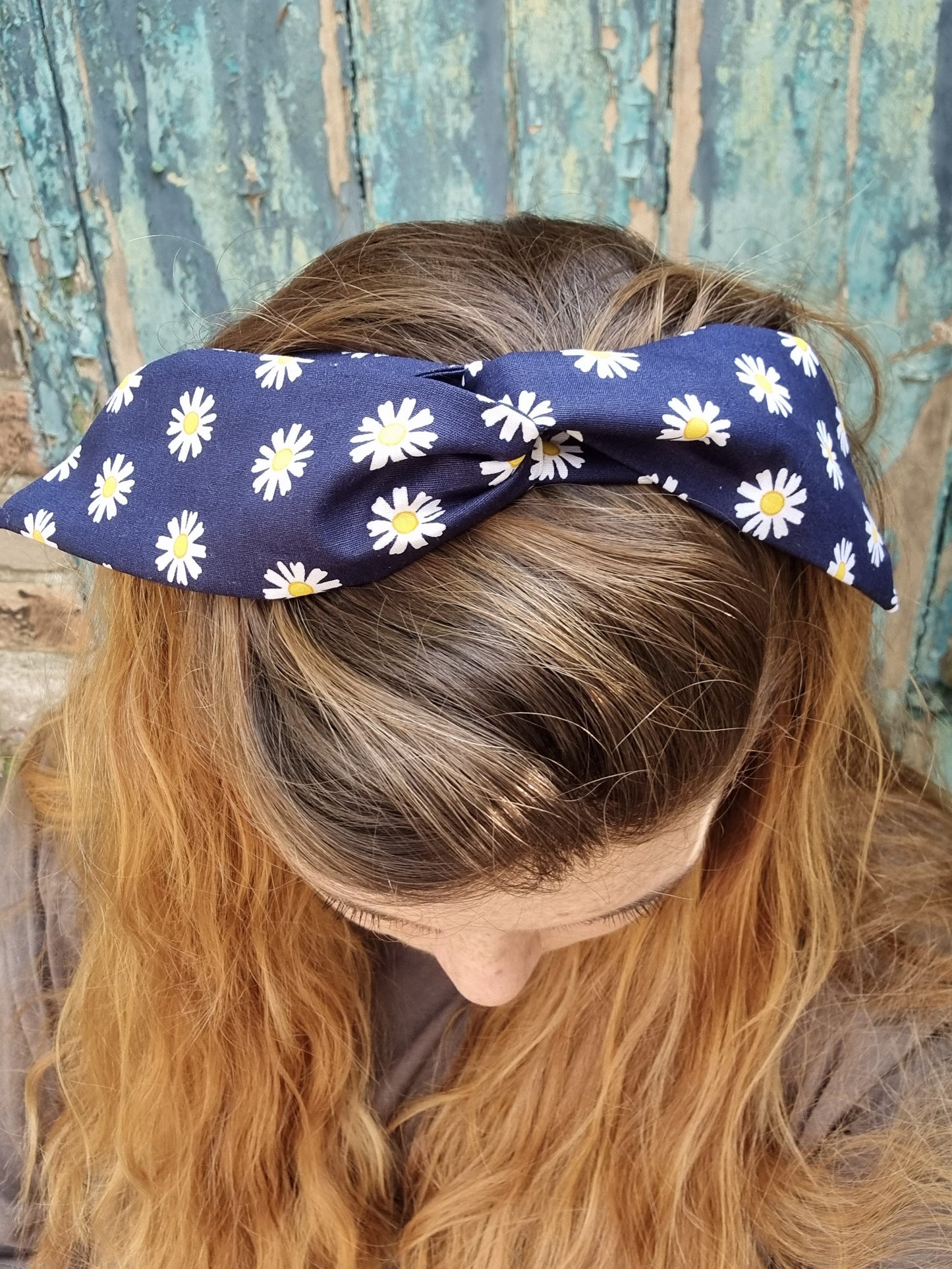 Navy Scattered Daisies Wired Headband