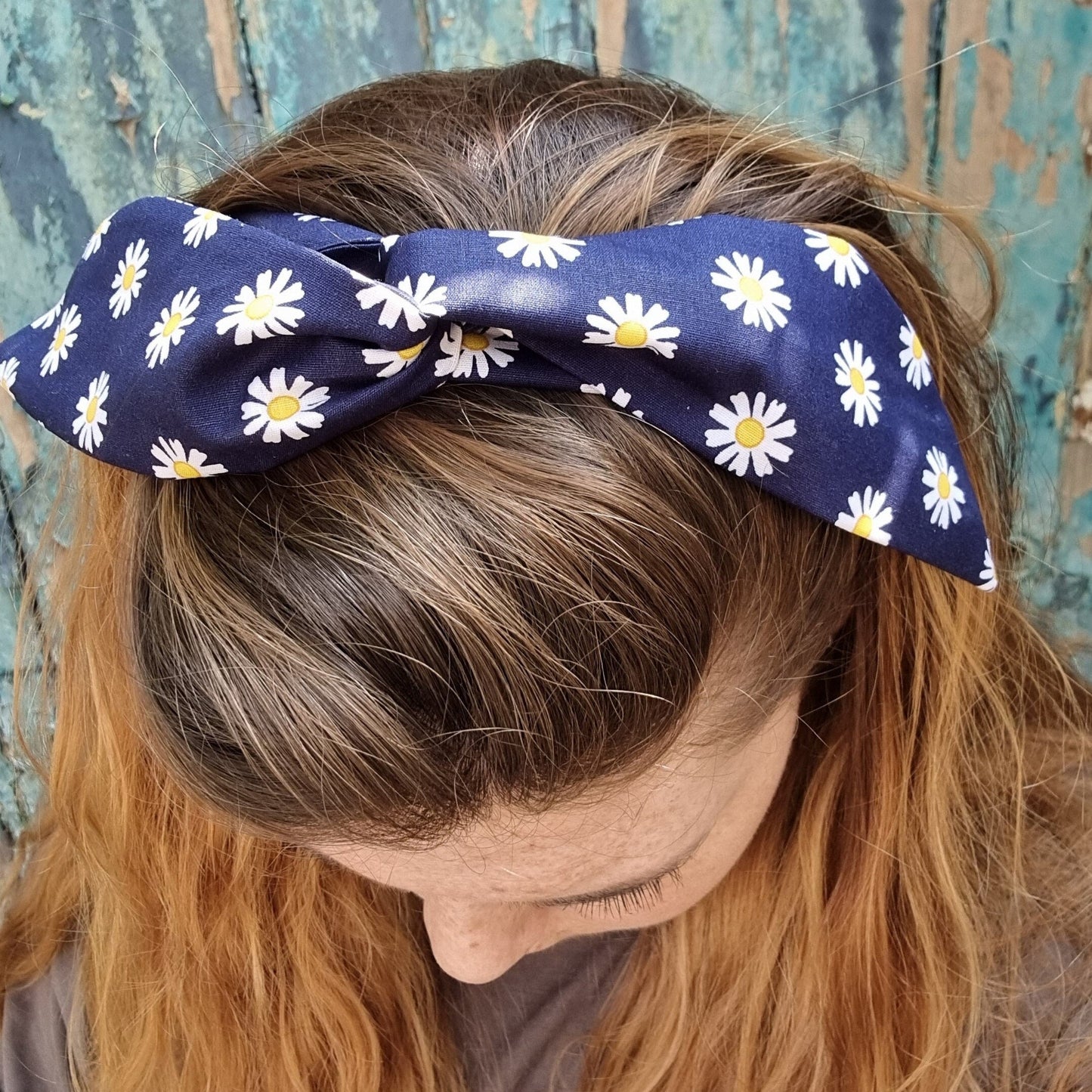 Navy Scattered Daisies Wired Headband