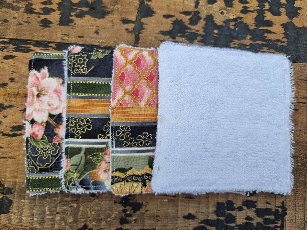 Gold Detail Floral Reusable Makeup Wipes | Bamboo Towelling