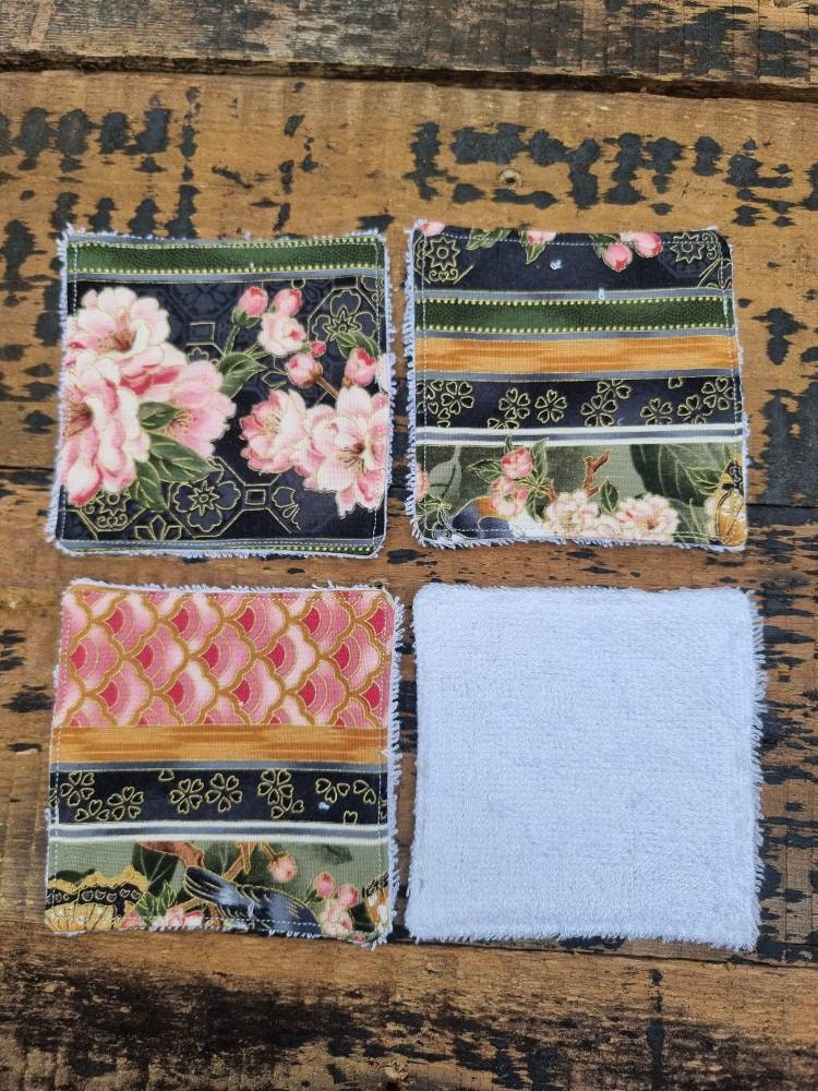 Gold Detail Floral Reusable Makeup Wipes | Bamboo Towelling